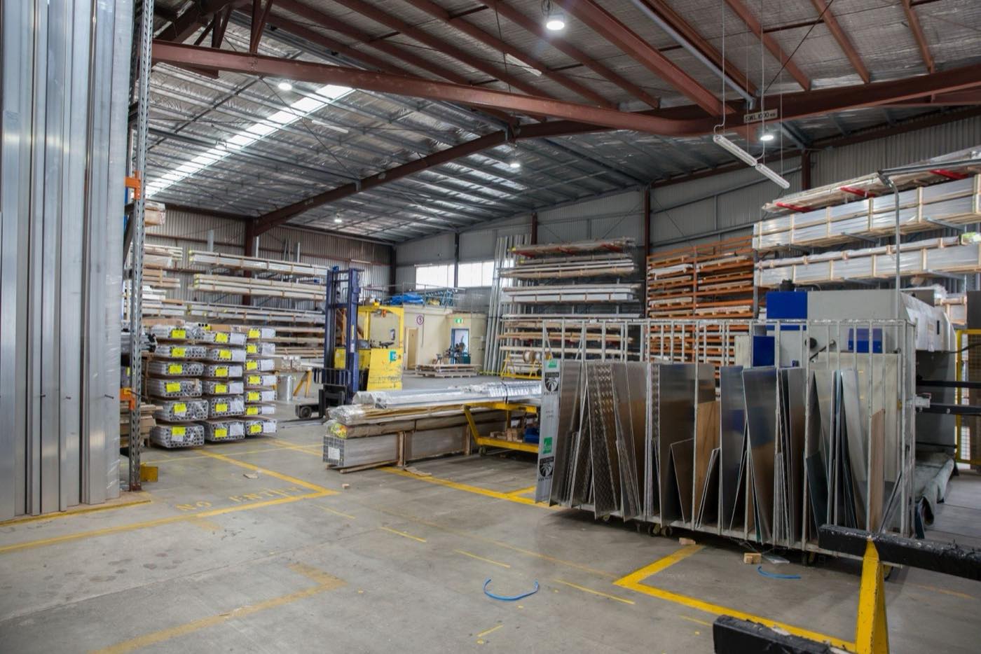 Depósito de materiais de vidro (foto ilustrativa)